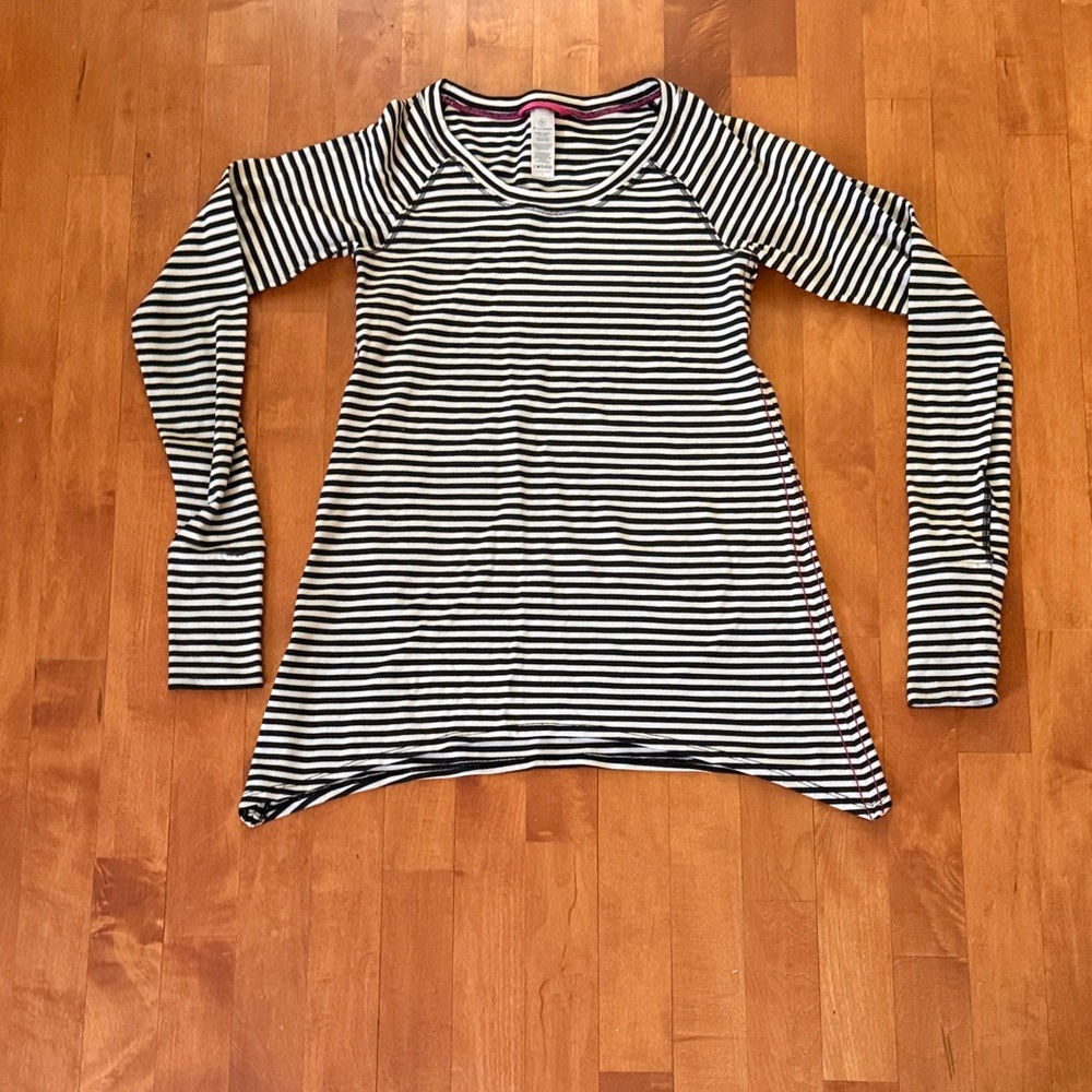 Ivivva long sleeved stripped top. Size 10